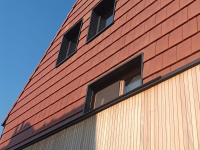 zijdelings isoleren met houten gevelbekleding en gevelpannen